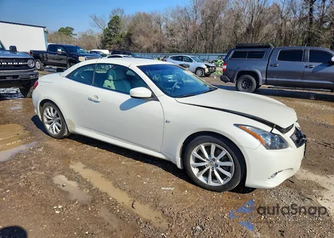 2015 Infiniti Q60 Base z USA, uszkodzony, nr VIN JN1CV6FE8FM810341